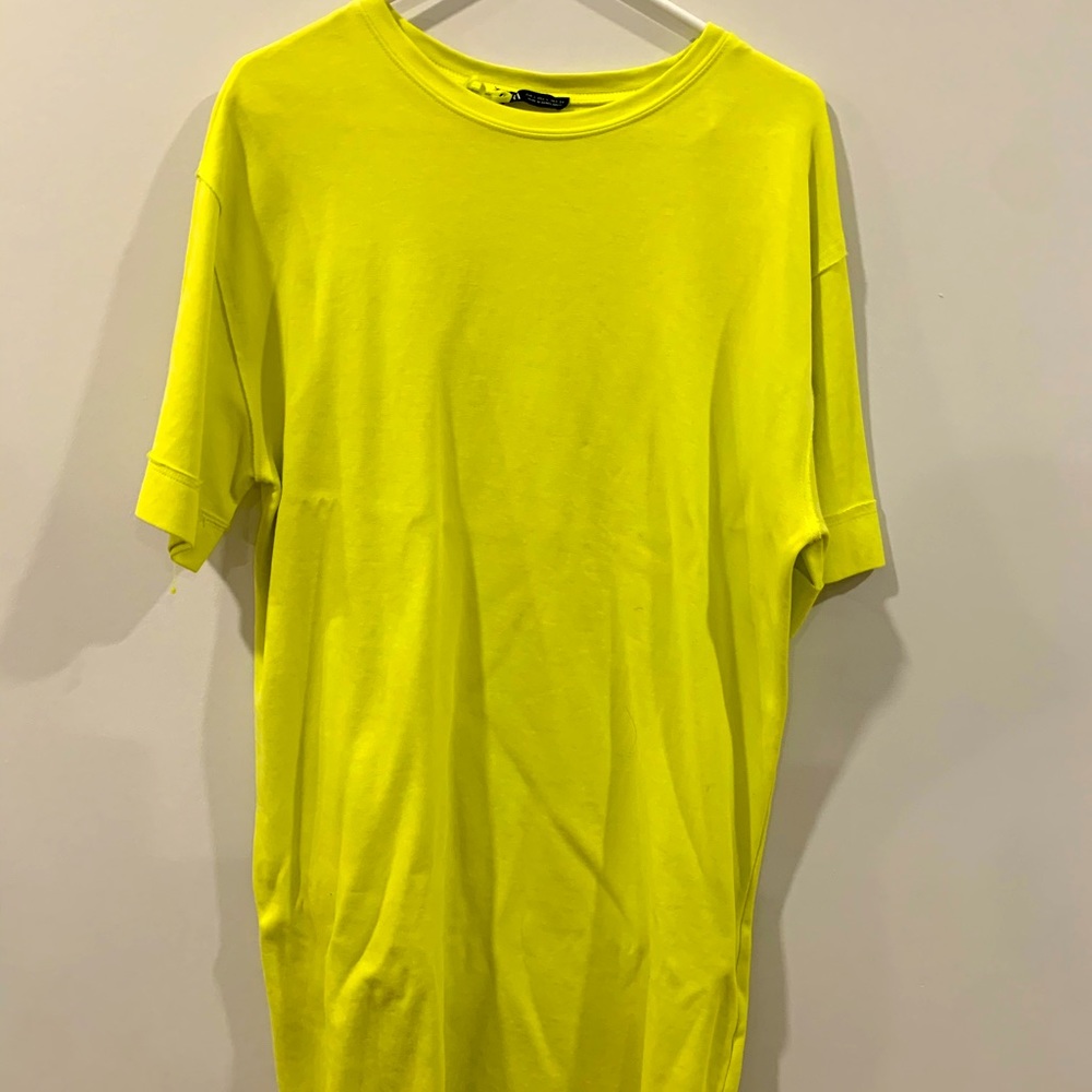 T-shirt dress in neon yellow only worn 1x
